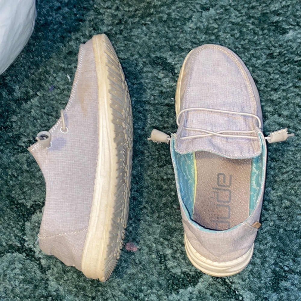 Womens Hey dudes size 8